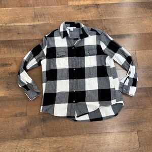 Women’s Old Navy Black and White The Boyfriend Plaid Shirt